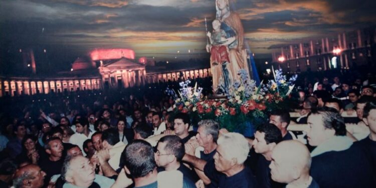 Napoli, Festa di Piedigrotta: la statua della Madonna torna in mare dopo 25 anni