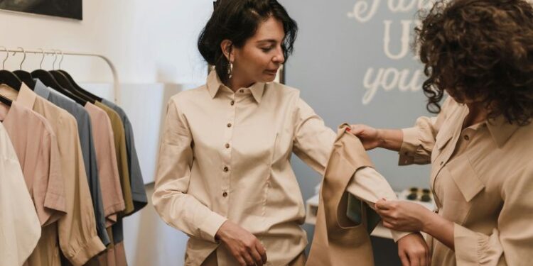 Le grandi firme piacciono ancora ai consumatori? Un’analisi sul mercato della moda 