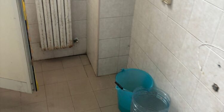 VIDEO-Scuola dell’infanzia Rodinó di Barra: mamme lanciano l’allarme per la sicurezza