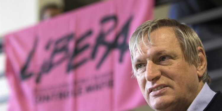 Don Luigi Ciotti compie 80 anni: una vita al servizio della legalità