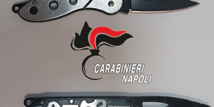 Napoli: 16enne trovato con due coltelli per un Reel, denunce e sequestri nella movida