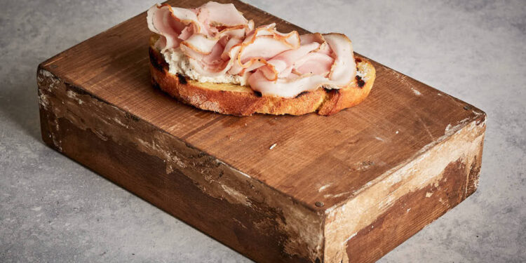 Porchetta, Pancetta e Arrosti: Differenze e Tradizioni Regionali