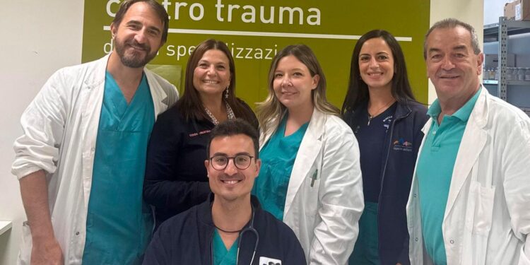 Ospedale del mare: un team multidisciplinare salva la vita a un giovane paziente