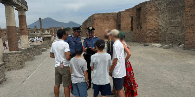 Pompei: lotta alle guide turistiche abusive nel parco archeologico. Carabinieri denunciano 44enne
