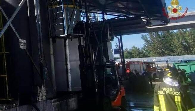 Incidente sul lavoro a Marcianise: esplosione in azienda rifiuti, 3 morti e 2 feriti