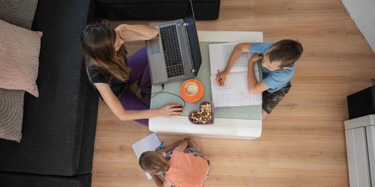 Come funziona l’istruzione parentale in Italia? 