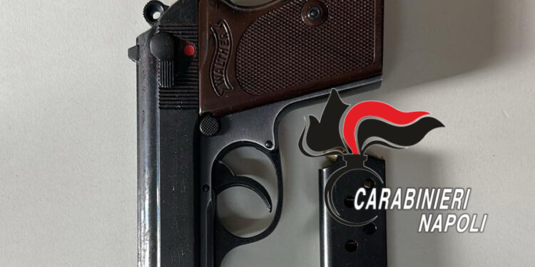 Pianura, in auto con una pistola rubata: 27enne di Pozzuoli arrestato dai Carabinieri