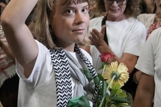 Greta Thunberg: il ritorno in Europa dopo il fermo in Israele, tra applausi e polemiche