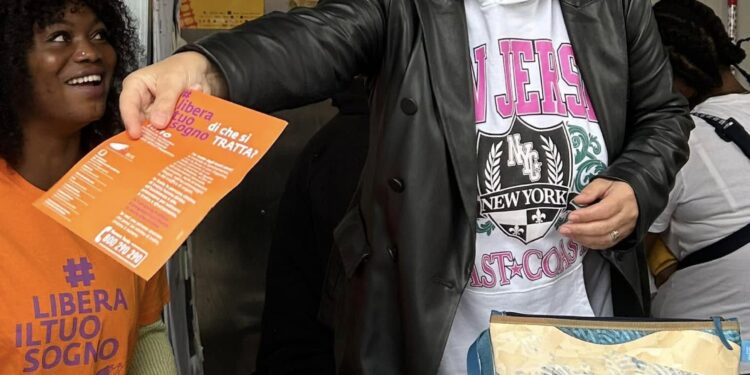 “Napoli non tratta!”: la città celebra in piazza Garibaldi la Giornata Europea contro la tratta di esseri umani