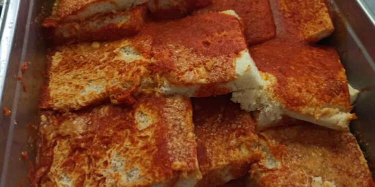 Scuola San Giovanni Bosco di Ponticelli, la denuncia delle madri: “cibo pessimo, bambini con mal di pancia da giorni”