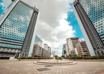 Napoli, presidio degli operai forestali: protesta per i ritardi nei pagamenti degli stipendi