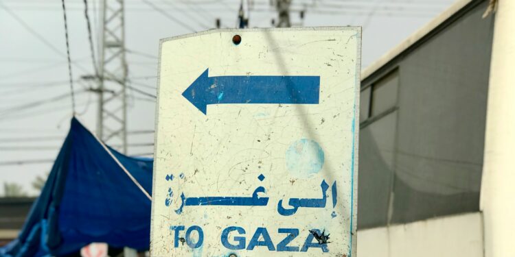 Gaza, tregua fragile e crisi umanitaria: oltre 68mila morti, epidemie fuori controllo