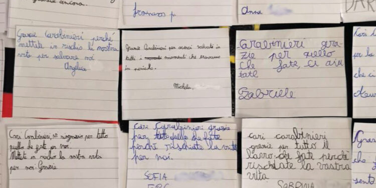 Ischia: i messaggi dei bambini per ricordare e ringraziare i carabinieri caduti nel Veronese