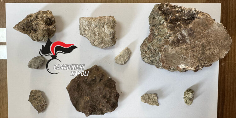 Pompei, pietre antiche nello zaino di un turista polacco: denunciato per furto aggravato