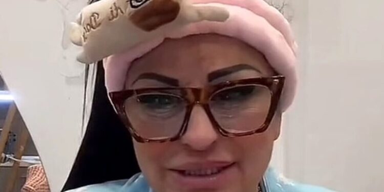 Rita De Crescenzo a processo per diffamazione: ristoratore chiede 20.000 euro di danni