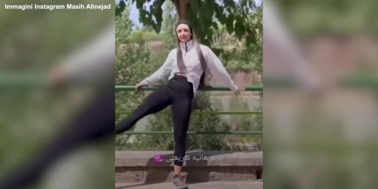 Atleta iraniana arrestata per essersi allenata senza velo in pubblico