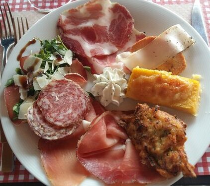 Pranzo della domenica a Napoli in autunno: tradizione, profumi e convivialità
