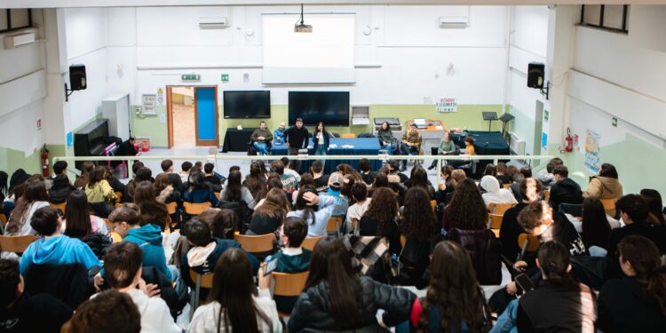 “Cittadini di Oplontis e Narratori Digitali”, i giovani di Torre Annunziata acquisiscono ‘vere’ competenze digitali per raccontare il territorio