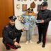 Vende disegni per comprare un regalo alla sorellina: un bambino di 11 anni insegna il vero senso del Natale