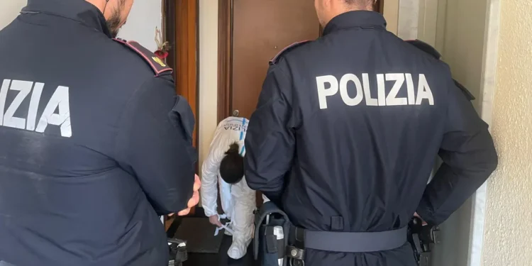 Uccide la nonna a martellate e poi si dilegua: arrestato un 30enne