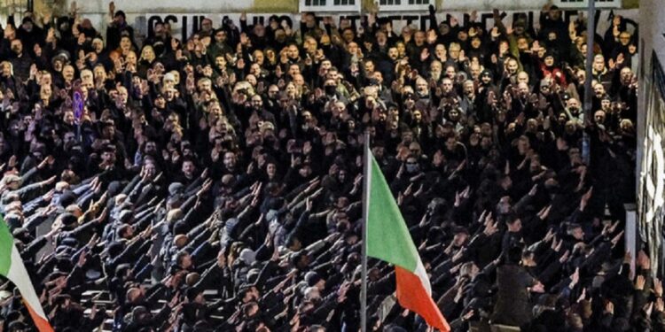Raduno neofascista ad Acca Larenzia: saluti romani, contestazioni e tensione