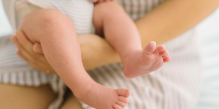 Napoli: dopo aver sfidato il tumore per diventare madre, Antonella e il suo bambino stanno bene
