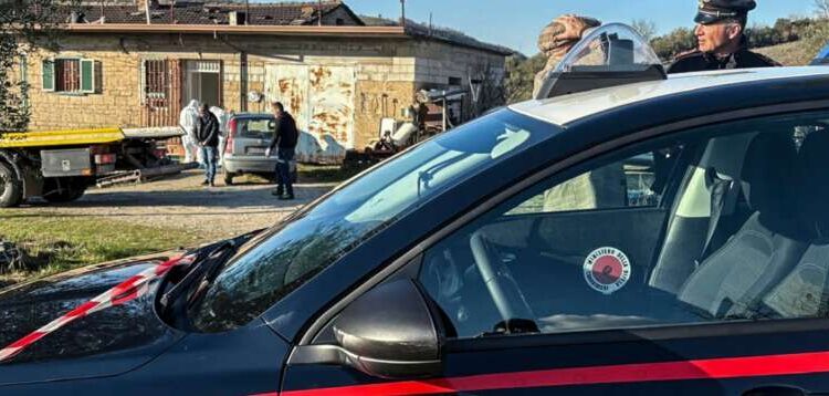 Benevento, spara alla moglie con un fucile: la donna è in gravi condizioni, fermato 38enne