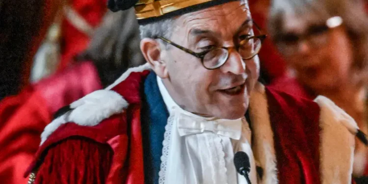 Attacco del ministro Nordio al procuratore Policastro: polemiche e solidarietà a Napoli