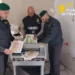 Torre Annunziata, maxi sequestro di euro falsi: banconote “invecchiate” per sembrare vere, un arresto