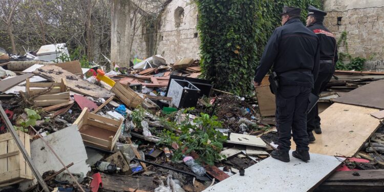 Poggioreale: controlli dei carabinieri nel campo rom