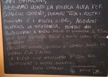 Tra i banchi della democrazia: il messaggio dei carabinieri che commuove Volla