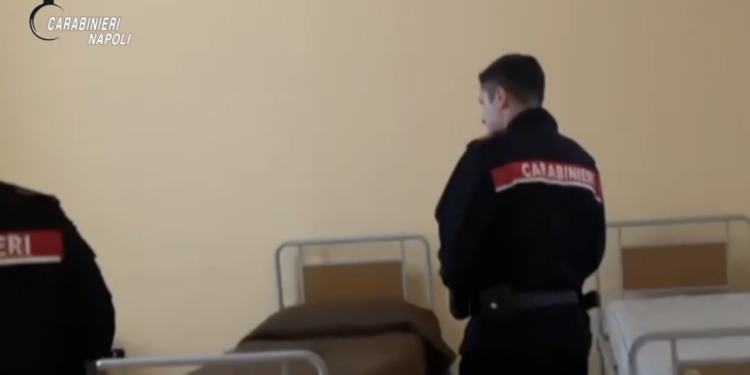 VIDEO-Chiusa casa di riposo abusiva a Secondigliano: 11 anziani trovati in condizioni precarie