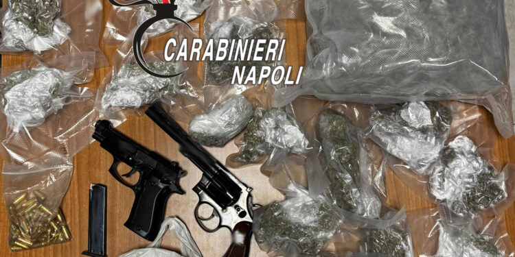 Boscoreale: 188 munizioni e 2 chilogrammi di droga. Sequestro dei carabinieri