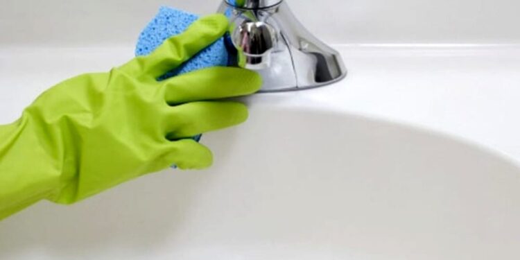 Come rimuovere il calcare dal bagno: soluzioni e consigli