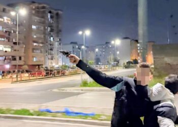 Scuole aperte fino a sera a Napoli Est, ma tra le strade dilaga la criminalità minorile