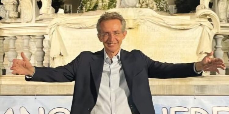 “Giù le mani dall’acqua di Napoli”: sit-in a Palazzo San Giacomo contro le modifiche ad ABC
