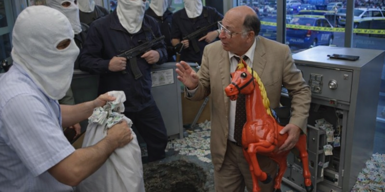 Rapina al Vomero, tra paura e ironia: virale l’intervista all’ostaggio che racconta “l’accento del centro storico”