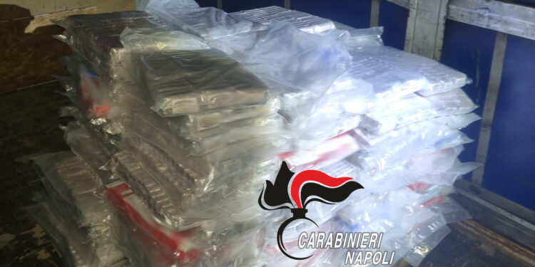 Napoli, scoperta maxi partita di droga: quasi una tonnellata sequestrata dai carabinieri, due arresti