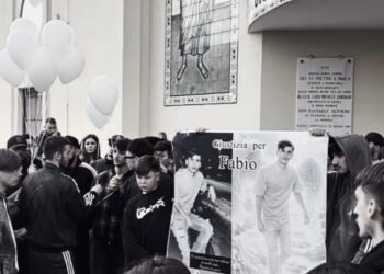 Concessi i funerali in chiesa per Fabio Ascione, il 20 ucciso a Ponticelli, ma niente corteo