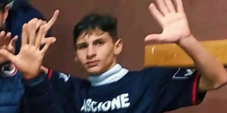 Ponticelli, negati i funerali in chiesa all’innocente Fabio Ascione. Fucito: “un mondo al rovescio”