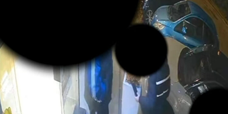 Ponticelli, faida e tensioni con il gruppo di Volla: la spirale di violenza che ha preceduto l’omicidio Ascione