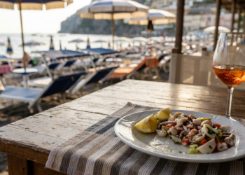 Un giorno lento a Fornillo: l’essenza del Positano beach club