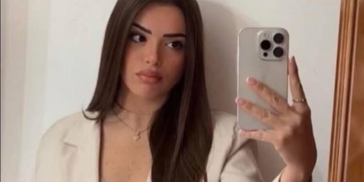 Ragazza di 22 anni scomparsa nel napoletano: l’appello dei familiari