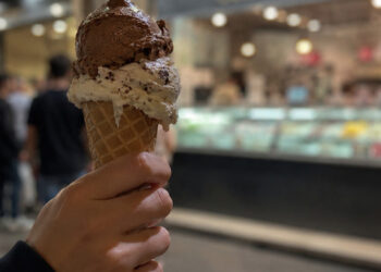 Casoria, mangia un gelato e muore a 16 anni: disposta l’autopsia