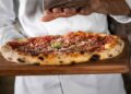 L’Ammaccata cilentana premiata da Forbes Italia: Cristian Santomauro è tra i 35 Maestri della Pizza 2026