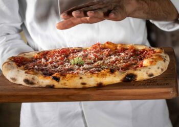 L’Ammaccata cilentana premiata da Forbes Italia: Cristian Santomauro è tra i 35 Maestri della Pizza 2026