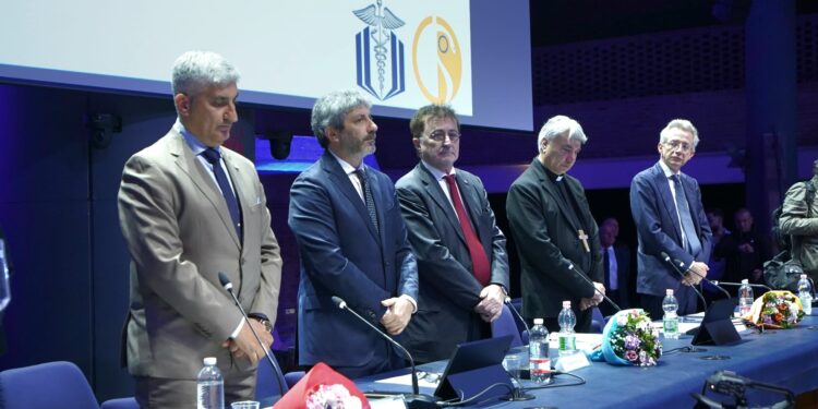 Giuramento di Ippocrate a Napoli: 700 giovani medici tra fuga di cervelli e futuro del sistema sanitario campano