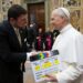 Papa Leone ad Acerra: su TV2000 il doc “Primitivamente” di Nuzzo sulla terra dei fuochi