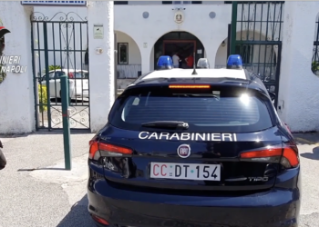 VIDEO-Forio d’Ischia, truffa a un’anziana da 7mila euro: arrestati due giovani dopo la fuga verso il porto