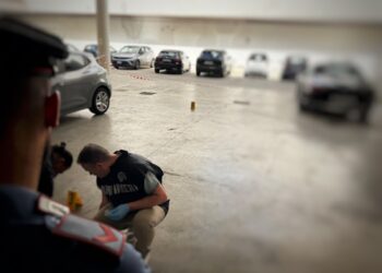 Poggioreale, spari contro una Mercedes parcheggiata nei pressi del mercato: indagano i carabinieri